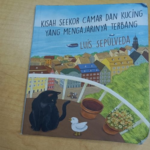 Kisah Seekor Camar dan Kucing yang Mengajarinya Terbang